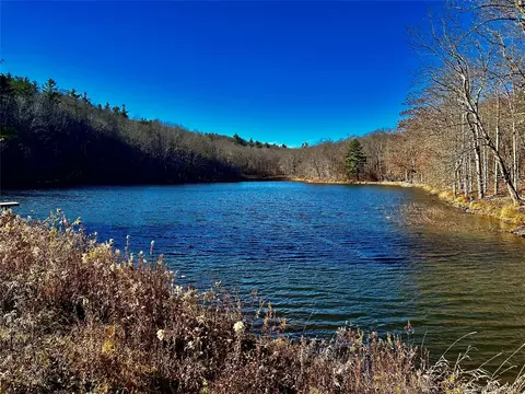 4 W Hill Rd, Austerlitz, NY