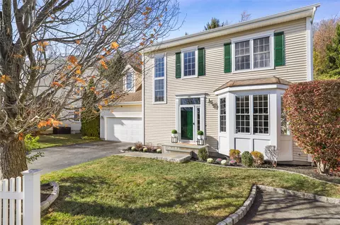 161 Gala Ct, Greenburgh, NY 10603