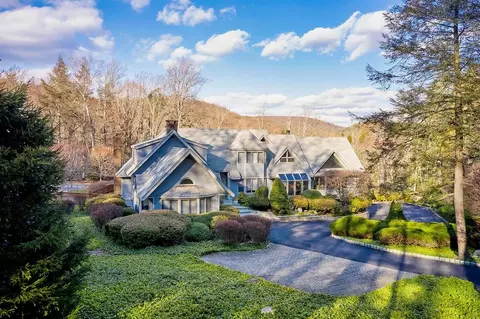 222 W Lake Rd, Tuxedo, NY 10987