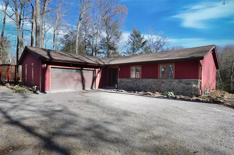 258 Pells Rd, Rhinebeck, NY 12572