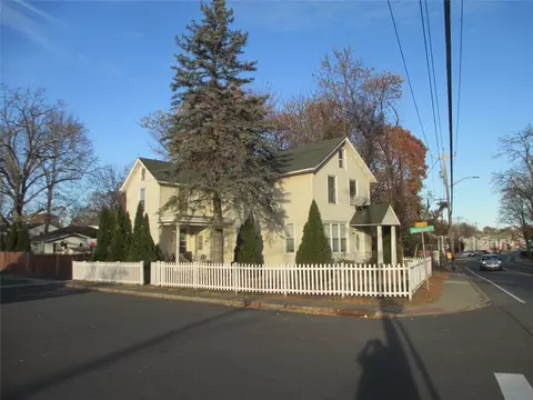 142 W Railroad Ave, Garnerville, NY 10923
