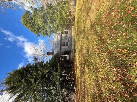 14 Forest Glen Rd, New Paltz, NY 12561