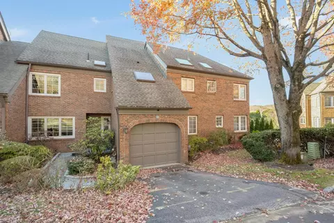 10 Mill Ct, Greenburgh, NY 10502