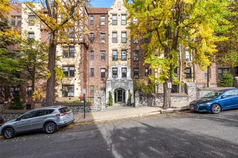 61 W Grand St #2G, Mount Vernon, NY 10552