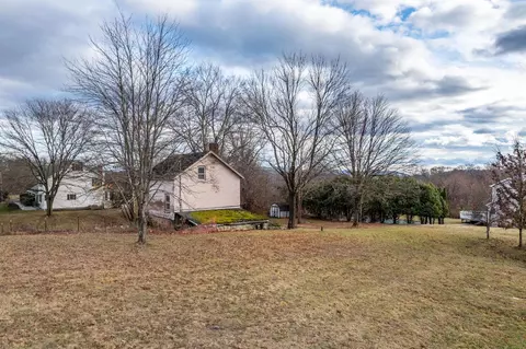 169 Holmes Rd, Newburgh, NY 12550
