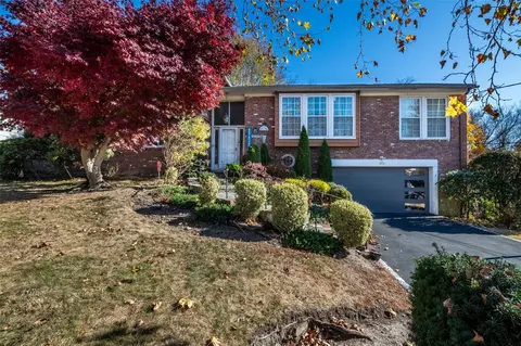251 Broadfield Rd, New Rochelle, NY 10804