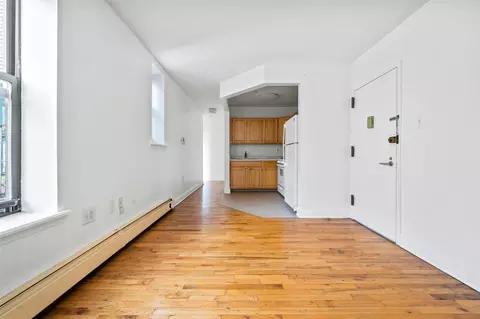 278 Nagle Ave #2E, New York, NY 10034