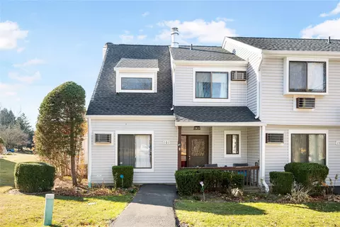 101 Mountain Laurel Dr, Monroe, NY 10950