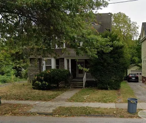 69 Hooker Ave, Poughkeepsie, NY 12601