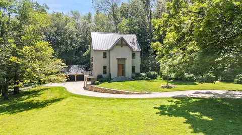 26 Pound Ridge Rd, Pound Ridge, NY 10576