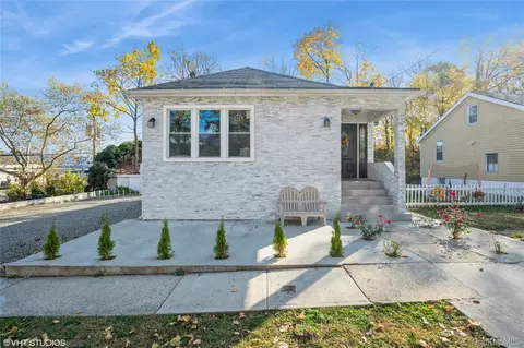 15 Saint Pauls Pl, Mount Vernon, NY 10550