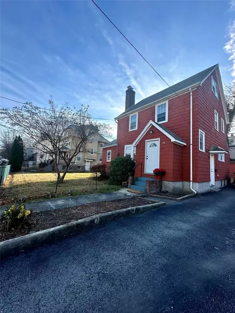 26 State St, New Rochelle, NY 10801