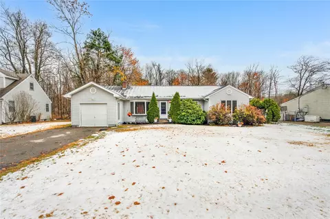 4 Sucich Pl, Wappinger, NY 12590