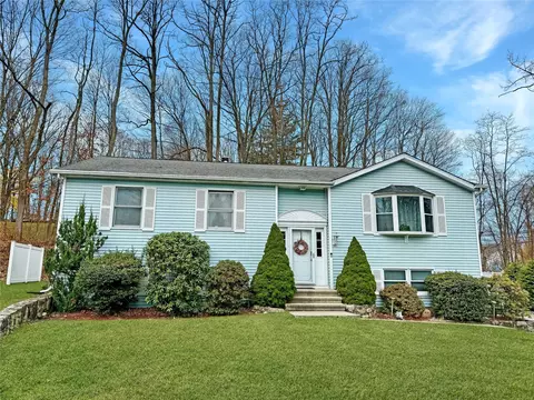1211 Stony Manor Ct, Yorktown, NY 10588