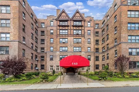 143 Garth Rd #4K, Scarsdale, NY 10583