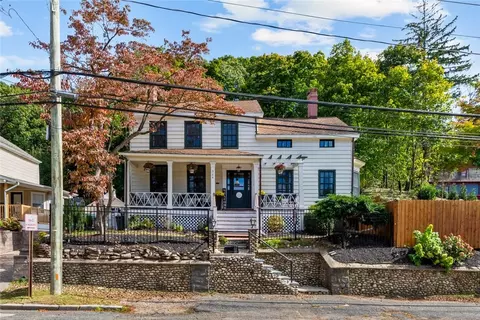 324 Woodbine Ave, Northport, NY 11768