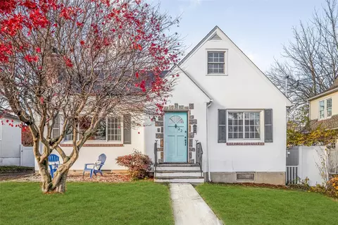 22 Benedict Ave, White Plains, NY 10603