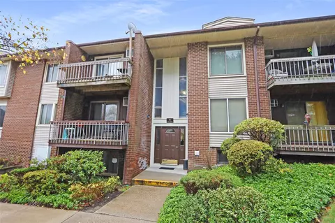 61 Country Club Ln #61, Pomona, NY 10970