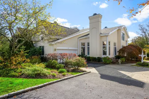 12 Doral Greens Dr E, Rye Brook, NY 10573
