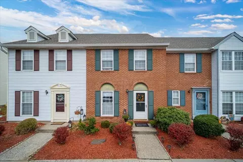 8 Goldsmith Ct, Washingtonville, NY 10992