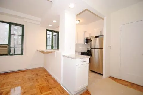 1555 Unionport Rd #7E, New York, NY 10462