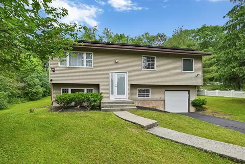 9 Laroc Rd, Chester, NY 10918