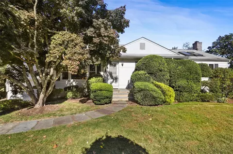 13 Baylor Cir, White Plains, NY 10605