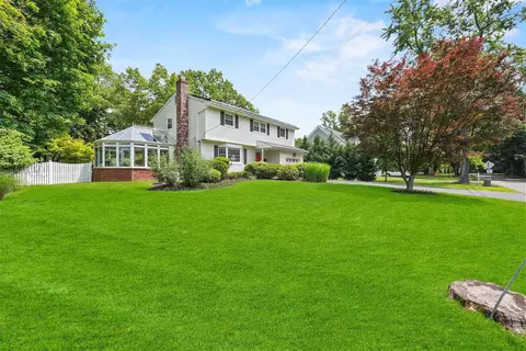 58 Schriever Ln, Clarkstown, NY 10956