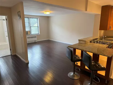 77 Bronx River Rd #1A, Yonkers, NY 10704