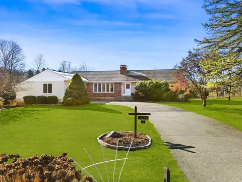 2 Green Hill Rd, Lewisboro, NY 10526