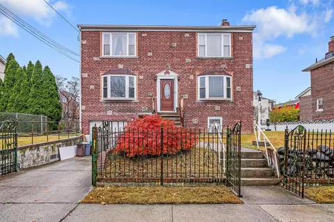 1634 Research Ave, New York, NY 10465