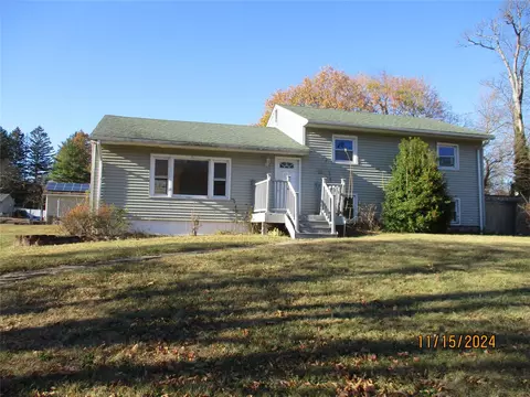 35 Hudson Dr, New Windsor, NY 12553