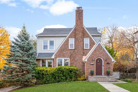 13 Parkview Ct, White Plains, NY 10603