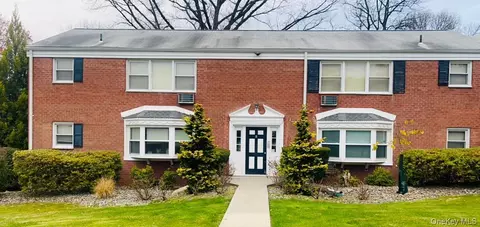 6 Sussex Ct #206, Ramapo, NY 10901