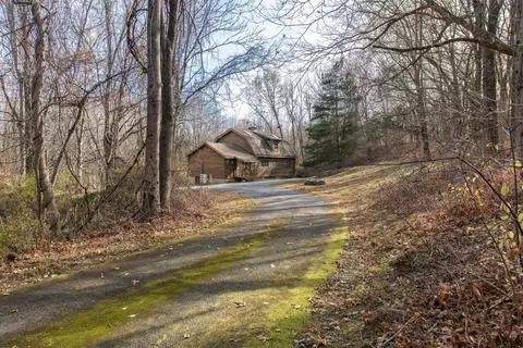 224 Cardinal Rd, Hyde Park, NY 12538