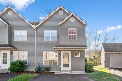 11 Argent Dr, Lloyd, NY 12528