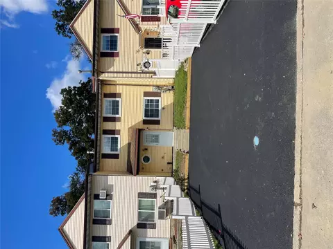 12 Cedar Ct, Middletown, NY 10940