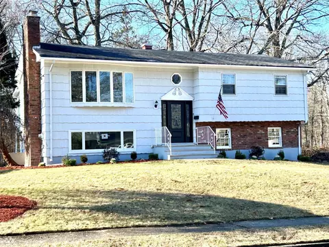 44 Theodore Roosevelt Dr, Orangetown, NY 10913