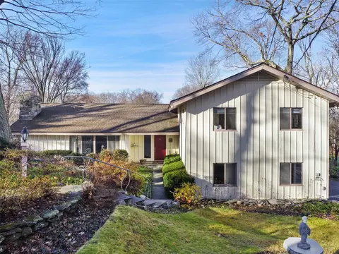 18 Redcoat Ln, Lewisboro, NY 10597