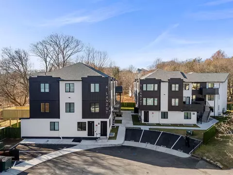 6 Lanzut Ct #214, Ramapo, NY 10952