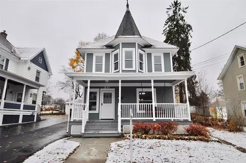 20 Lafayette St, Walden, NY 12586