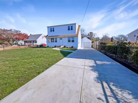 23 Washington, East Islip, NY 11730