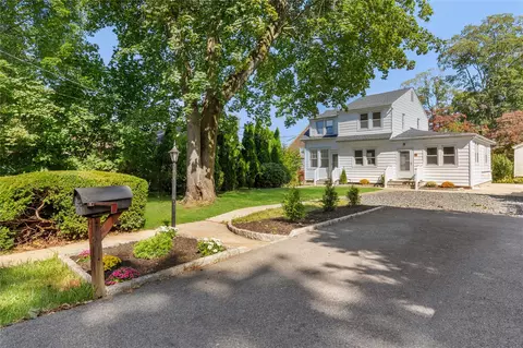 55 Cleveland Pl, Mount Pleasant, NY 10532