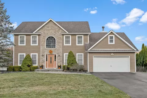 137 Creamery Pond Rd, Chester, NY 10918