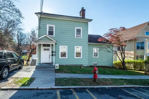 32 Maple St, Mount Pleasant, NY 10591