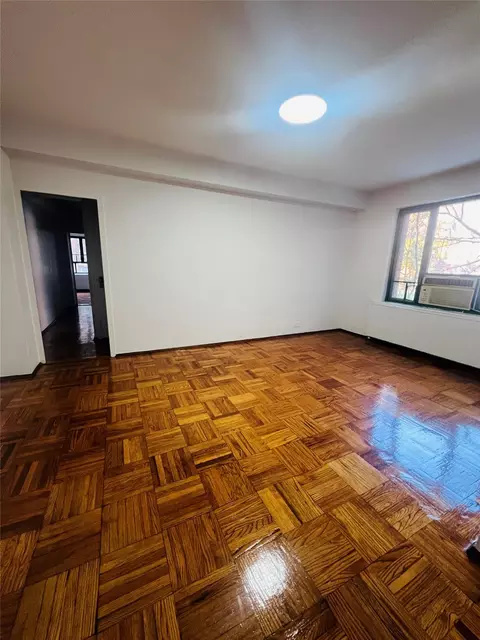 1680 Metropolitan Ave #1D, New York, NY 10462