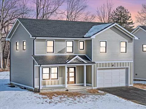 32 Aberdeen Rd, Cortlandt, NY 10567