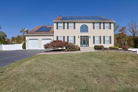3 Cobble Creek Dr, Newburgh, NY 12550