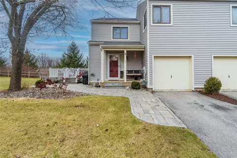 25 Highview Rd, East Fishkill, NY 12533