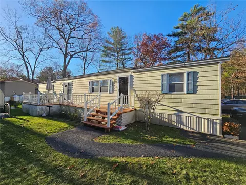 18 Beech Ln, Napanoch, NY 12458